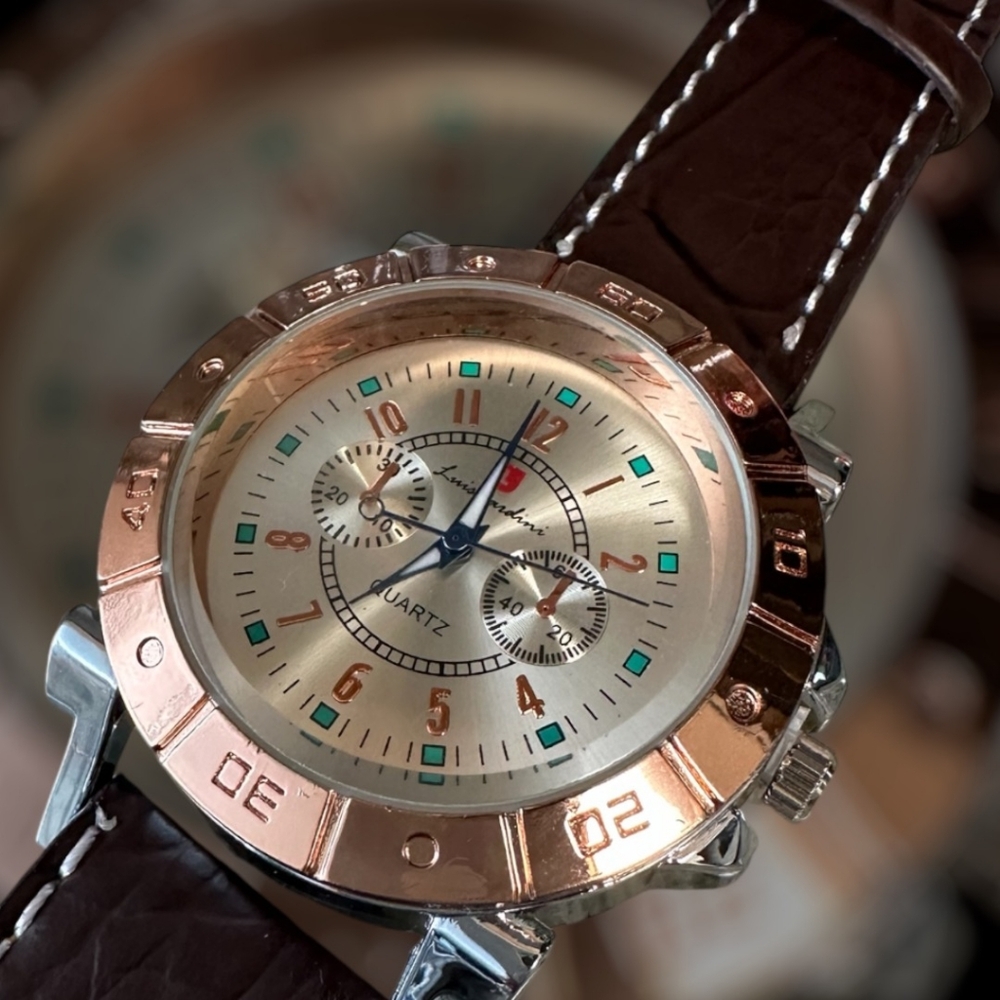 Brown Leather Band Copper-Tone Quartz Watch Round Face